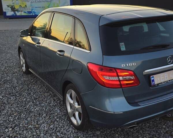 Синий Мерседес Б-класс, объемом двигателя 1.7 л и пробегом 180 тыс. км за 10900 $, фото 6 на Automoto.ua