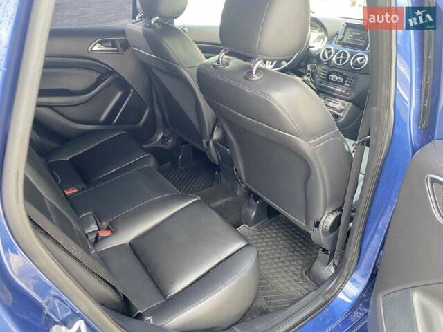 Синий Мерседес Б-класс, объемом двигателя 1.8 л и пробегом 239 тыс. км за 8300 $, фото 12 на Automoto.ua