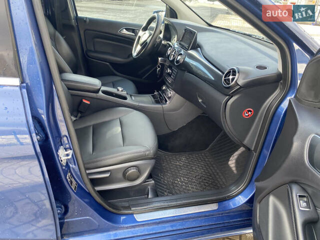 Синий Мерседес Б-класс, объемом двигателя 1.8 л и пробегом 239 тыс. км за 8300 $, фото 13 на Automoto.ua