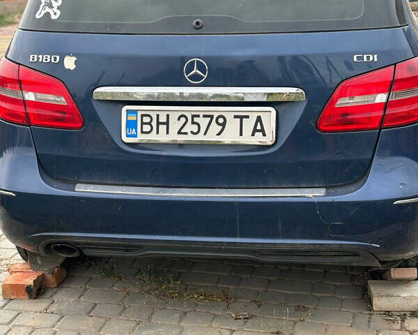 Синий Мерседес Б-класс, объемом двигателя 1.8 л и пробегом 280 тыс. км за 3000 $, фото 2 на Automoto.ua