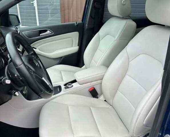 Синий Мерседес Б-класс, объемом двигателя 1.8 л и пробегом 287 тыс. км за 10999 $, фото 11 на Automoto.ua