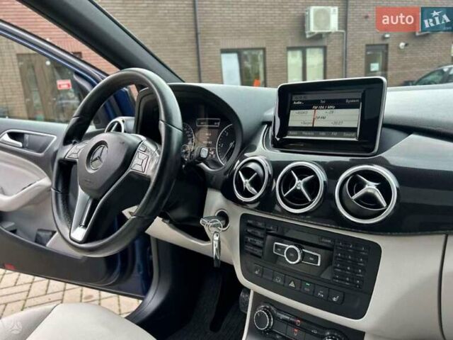 Синий Мерседес Б-класс, объемом двигателя 1.8 л и пробегом 287 тыс. км за 10999 $, фото 10 на Automoto.ua