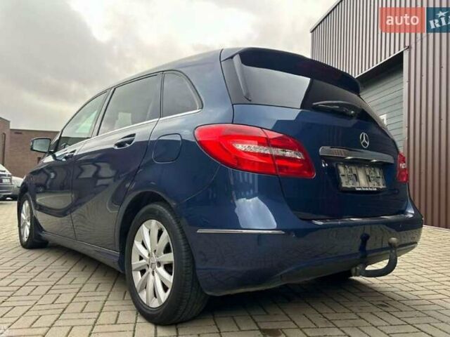 Синий Мерседес Б-класс, объемом двигателя 1.8 л и пробегом 287 тыс. км за 10999 $, фото 9 на Automoto.ua