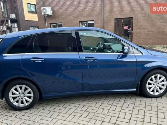 Синий Мерседес Б-класс, объемом двигателя 1.8 л и пробегом 287 тыс. км за 10999 $, фото 4 на Automoto.ua