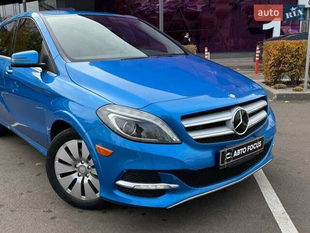 Синий Мерседес Б-класс, объемом двигателя 0 л и пробегом 160 тыс. км за 9490 $, фото 1 на Automoto.ua