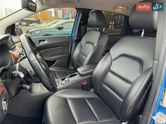 Синий Мерседес Б-класс, объемом двигателя 0 л и пробегом 160 тыс. км за 9490 $, фото 7 на Automoto.ua