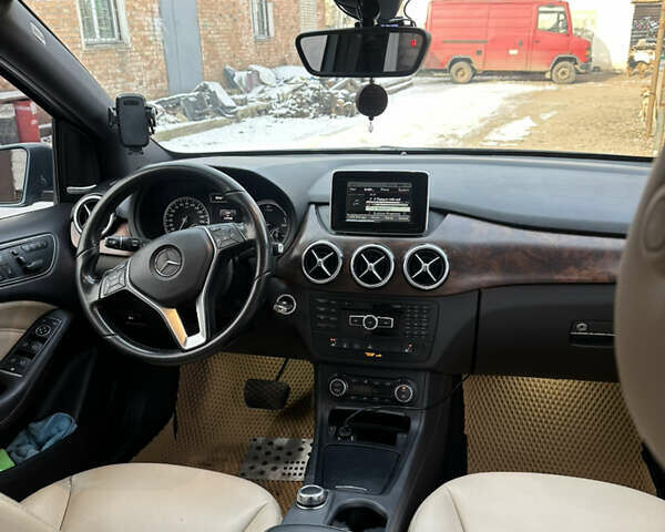 Синий Мерседес Б-класс, объемом двигателя 0 л и пробегом 138 тыс. км за 10500 $, фото 7 на Automoto.ua