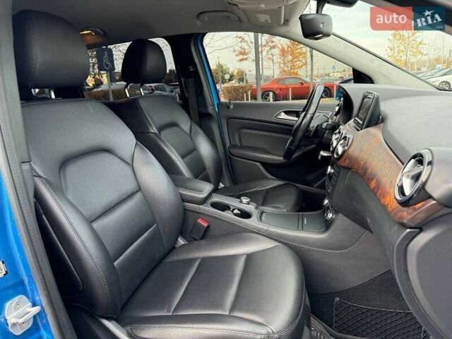 Синий Мерседес Б-класс, объемом двигателя 0 л и пробегом 160 тыс. км за 9490 $, фото 10 на Automoto.ua