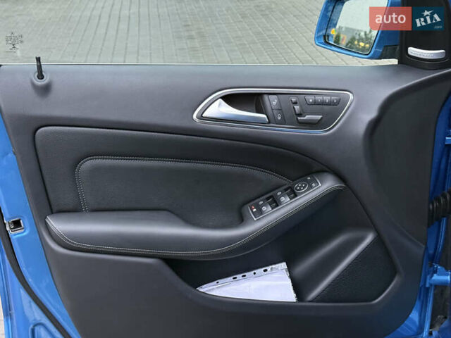 Синий Мерседес Б-класс, объемом двигателя 0 л и пробегом 54 тыс. км за 8300 $, фото 18 на Automoto.ua