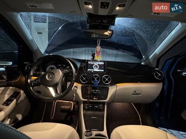 Синій Мерседес Б-клас, об'ємом двигуна 0 л та пробігом 128 тис. км за 9800 $, фото 5 на Automoto.ua
