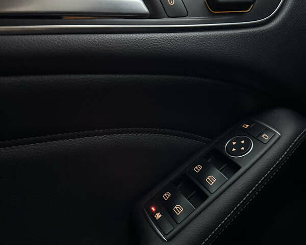 Синій Мерседес Б-клас, об'ємом двигуна 0 л та пробігом 53 тис. км за 9400 $, фото 27 на Automoto.ua