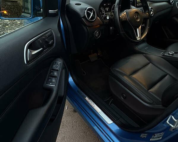 Синій Мерседес Б-клас, об'ємом двигуна 0 л та пробігом 92 тис. км за 10800 $, фото 11 на Automoto.ua