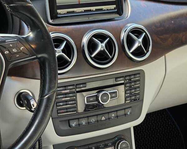 Синий Мерседес Б-класс, объемом двигателя 0 л и пробегом 149 тыс. км за 9600 $, фото 15 на Automoto.ua
