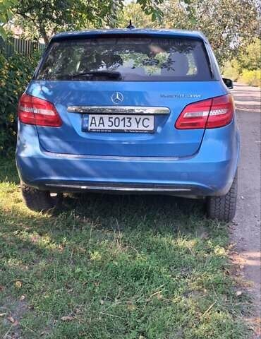 Синій Мерседес Б-клас, об'ємом двигуна 0 л та пробігом 100 тис. км за 7800 $, фото 7 на Automoto.ua