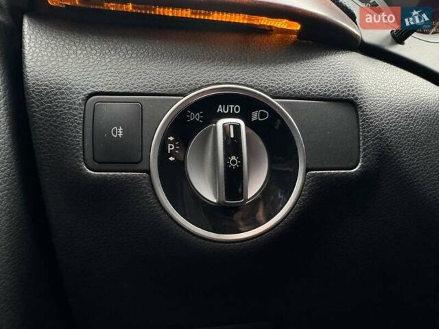 Синий Мерседес Б-класс, объемом двигателя 0 л и пробегом 160 тыс. км за 9490 $, фото 16 на Automoto.ua