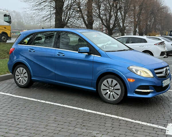 Синій Мерседес Б-клас, об'ємом двигуна 0 л та пробігом 53 тис. км за 9400 $, фото 4 на Automoto.ua