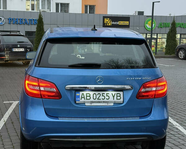 Синий Мерседес Б-класс, объемом двигателя 0 л и пробегом 51 тыс. км за 9600 $, фото 6 на Automoto.ua