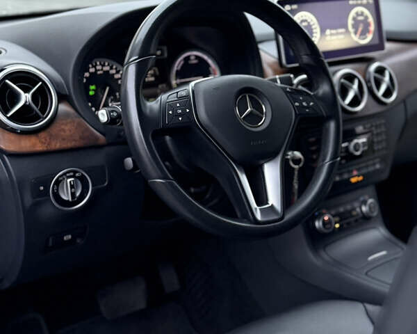 Синій Мерседес Б-клас, об'ємом двигуна 0 л та пробігом 53 тис. км за 9400 $, фото 19 на Automoto.ua