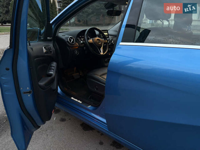 Синій Мерседес Б-клас, об'ємом двигуна 0 л та пробігом 92 тис. км за 10800 $, фото 4 на Automoto.ua
