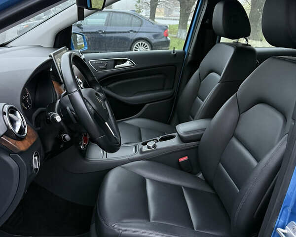 Синий Мерседес Б-класс, объемом двигателя 0 л и пробегом 51 тыс. км за 9600 $, фото 15 на Automoto.ua