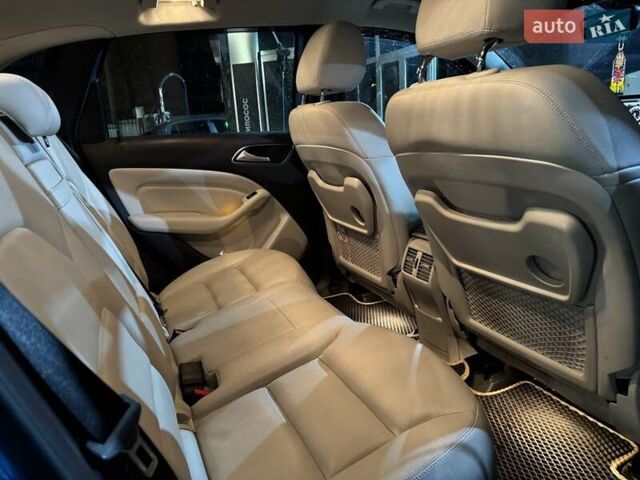 Синий Мерседес Б-класс, объемом двигателя 0 л и пробегом 128 тыс. км за 11000 $, фото 10 на Automoto.ua