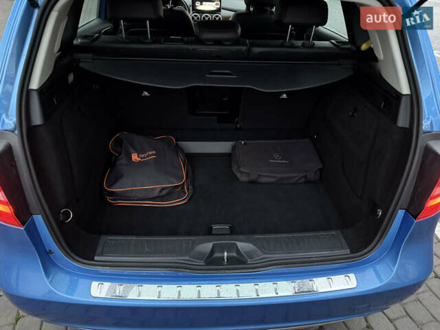 Синій Мерседес Б-клас, об'ємом двигуна 0 л та пробігом 53 тис. км за 9400 $, фото 31 на Automoto.ua