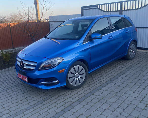 Синий Мерседес Б-класс, объемом двигателя 0 л и пробегом 90 тыс. км за 10000 $, фото 1 на Automoto.ua