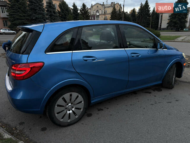 Синій Мерседес Б-клас, об'ємом двигуна 0 л та пробігом 92 тис. км за 10800 $, фото 6 на Automoto.ua