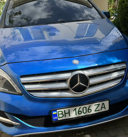 Синий Мерседес Б-класс, объемом двигателя 0 л и пробегом 120 тыс. км за 8650 $, фото 3 на Automoto.ua