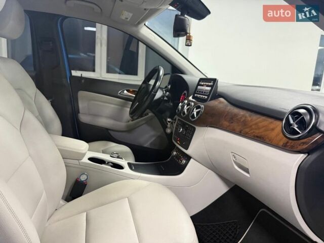 Синій Мерседес Б-клас, об'ємом двигуна 0 л та пробігом 110 тис. км за 8000 $, фото 8 на Automoto.ua