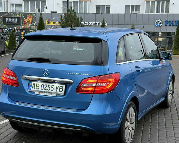 Синий Мерседес Б-класс, объемом двигателя 0 л и пробегом 54 тыс. км за 8300 $, фото 15 на Automoto.ua