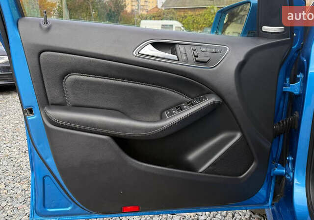 Синий Мерседес Б-класс, объемом двигателя 0 л и пробегом 116 тыс. км за 9300 $, фото 14 на Automoto.ua