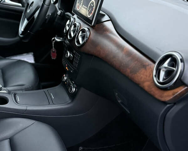 Синій Мерседес Б-клас, об'ємом двигуна 0 л та пробігом 53 тис. км за 9400 $, фото 37 на Automoto.ua