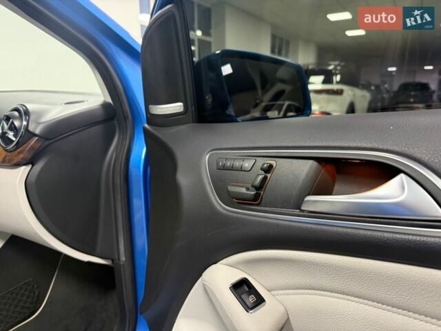 Синій Мерседес Б-клас, об'ємом двигуна 0 л та пробігом 110 тис. км за 8000 $, фото 10 на Automoto.ua