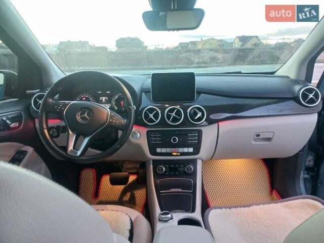 Синий Мерседес Б-класс, объемом двигателя 0 л и пробегом 89 тыс. км за 11000 $, фото 26 на Automoto.ua