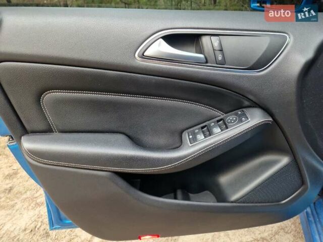 Синій Мерседес Б-клас, об'ємом двигуна 0 л та пробігом 139 тис. км за 9998 $, фото 20 на Automoto.ua