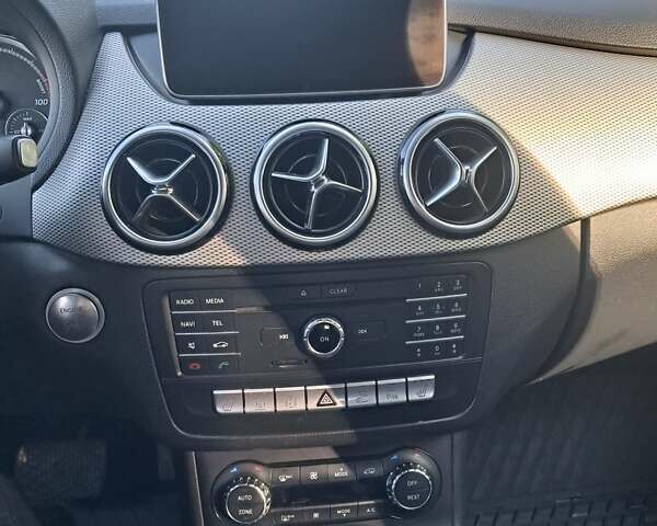 Синій Мерседес Б-клас, об'ємом двигуна 0 л та пробігом 83 тис. км за 10500 $, фото 20 на Automoto.ua