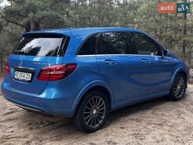 Синій Мерседес Б-клас, об'ємом двигуна 0 л та пробігом 139 тис. км за 9998 $, фото 8 на Automoto.ua
