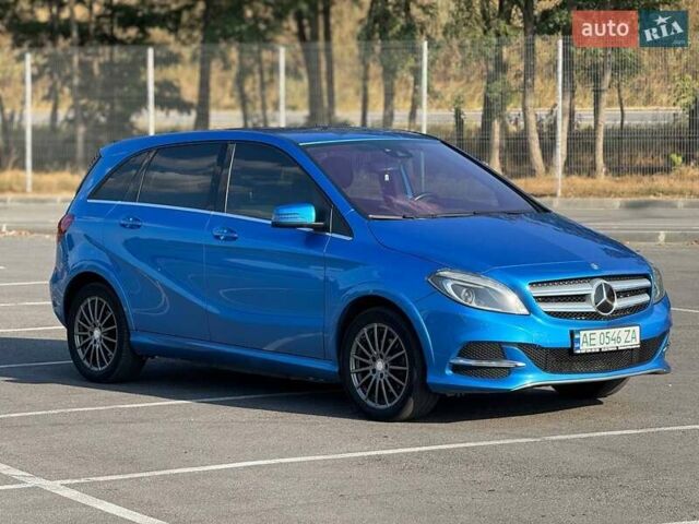 Синій Мерседес Б-клас, об'ємом двигуна 0 л та пробігом 134 тис. км за 10598 $, фото 3 на Automoto.ua