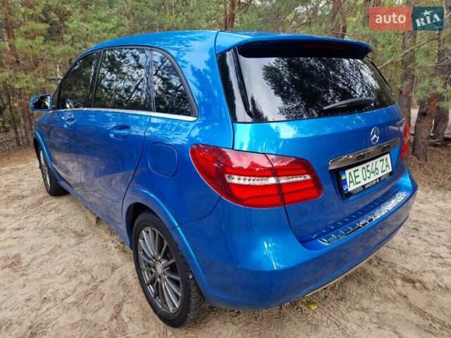 Синій Мерседес Б-клас, об'ємом двигуна 0 л та пробігом 139 тис. км за 9998 $, фото 11 на Automoto.ua