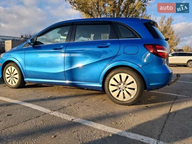 Синий Мерседес Б-класс, объемом двигателя 0 л и пробегом 115 тыс. км за 12900 $, фото 17 на Automoto.ua