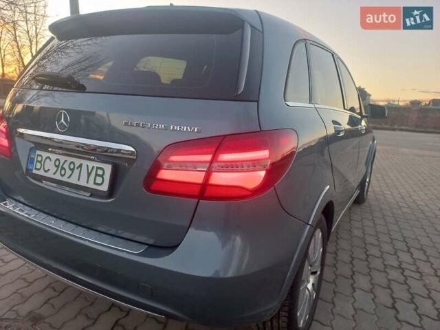 Синий Мерседес Б-класс, объемом двигателя 0 л и пробегом 89 тыс. км за 11000 $, фото 2 на Automoto.ua