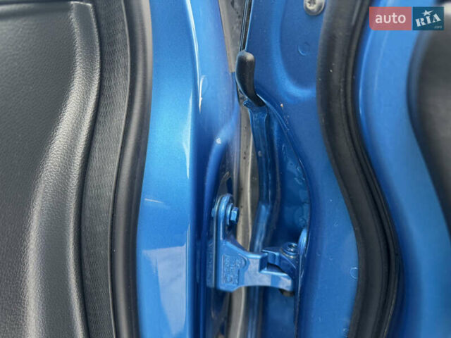 Синий Мерседес Б-класс, объемом двигателя 0 л и пробегом 58 тыс. км за 11300 $, фото 70 на Automoto.ua