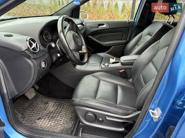 Мерседес Б-клас 2015 у Луцьку на Automoto.ua Синій Мерседес Б-клас, об'ємом двигуна 0 л та пробігом 121 тис. км за 9999 $, фото 5 на Automoto.ua