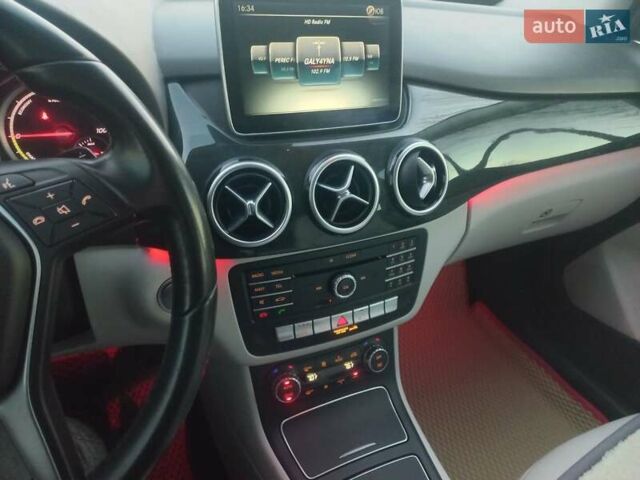 Синий Мерседес Б-класс, объемом двигателя 0 л и пробегом 89 тыс. км за 11000 $, фото 22 на Automoto.ua