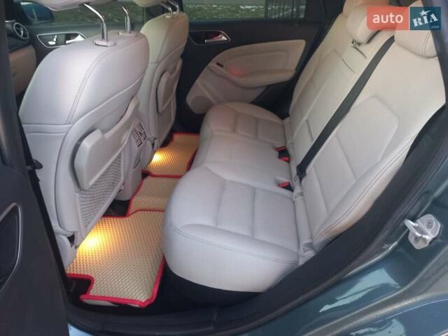 Синий Мерседес Б-класс, объемом двигателя 0 л и пробегом 89 тыс. км за 11000 $, фото 21 на Automoto.ua