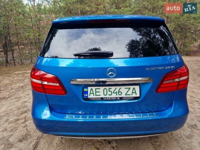 Синій Мерседес Б-клас, об'ємом двигуна 0 л та пробігом 136 тис. км за 9998 $, фото 15 на Automoto.ua