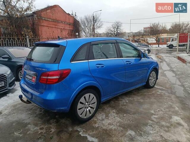 Синий Мерседес Б-класс, объемом двигателя 0 л и пробегом 115 тыс. км за 10990 $, фото 6 на Automoto.ua