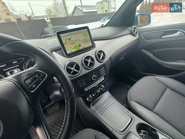 Синий Мерседес Б-класс, объемом двигателя 0 л и пробегом 58 тыс. км за 11300 $, фото 42 на Automoto.ua