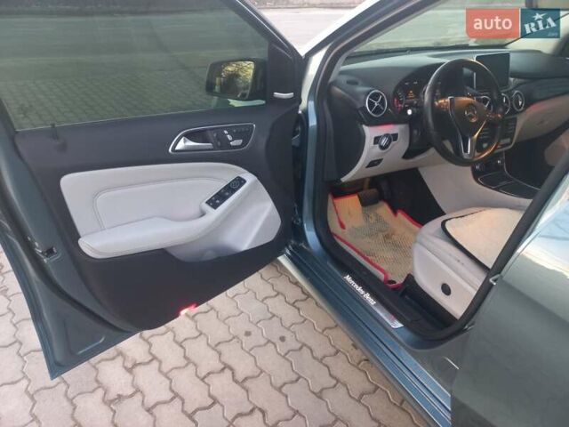 Синий Мерседес Б-класс, объемом двигателя 0 л и пробегом 89 тыс. км за 11000 $, фото 15 на Automoto.ua